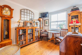 Stylish 1-Bed Flat in Soho - Prime Central London